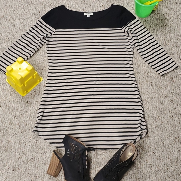 Umgee 3/4 sleeved top. Black and tan striped top - Picture 7 of 9